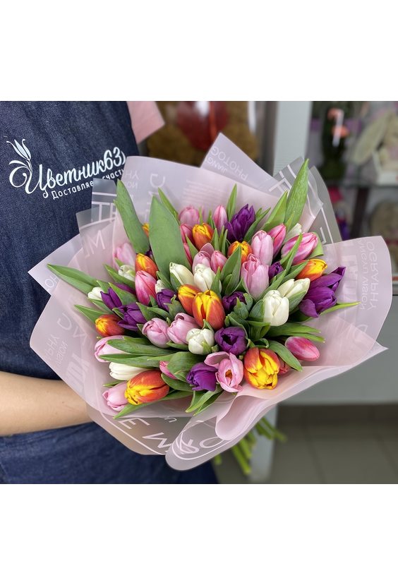 Букет из 51 тюльпана  Тюльпаны - Бесплатная доставка цветов и букетов в Самаре. Заказ цветов онлайн, любой способ оплаты