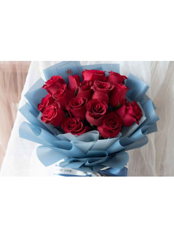 Букет из 101 розы: секреты выбора и сохранения свежести цветов