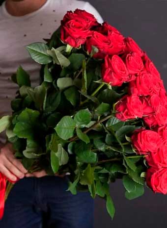 Как ухаживать за розами: советы от "Цветник63"
