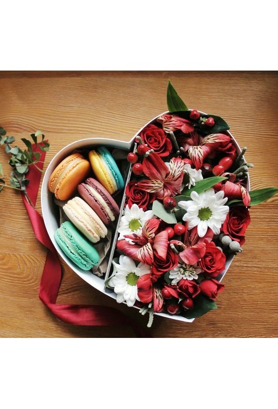 Композиция "I love you"   Цветы в коробках - Бесплатная доставка цветов и букетов в Самаре. Заказ цветов онлайн, любой способ оплаты
