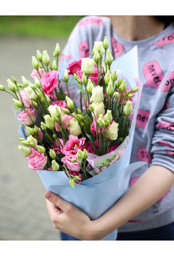 Букет "Эустомы в кулёчке"    - Бесплатная доставка цветов и букетов в Самаре. Заказ цветов онлайн, любой способ оплаты