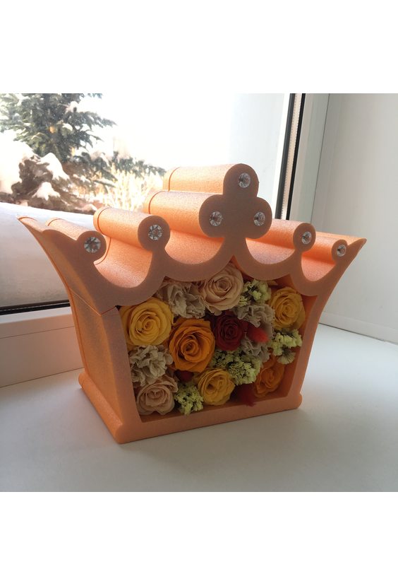 Корона "Моей королеве" (стаб. цветы)   Бесплатная доставка цветов и букетов в Самаре.
