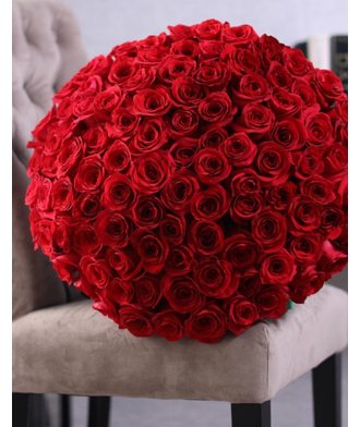 101 роза Ред Наоми 80 см