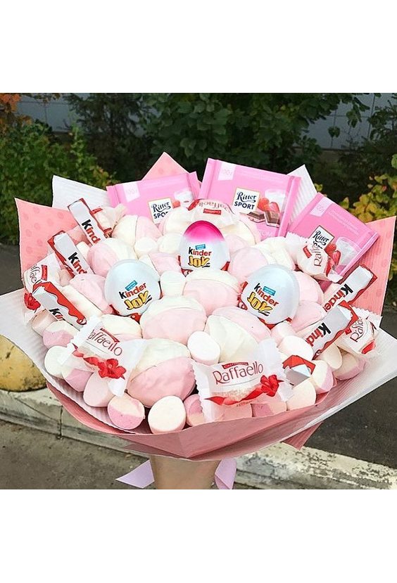 Букет «Цветок сакуры»  Букеты из конфет - Бесплатная доставка цветов и букетов в Самаре. Заказ цветов онлайн, любой способ оплаты