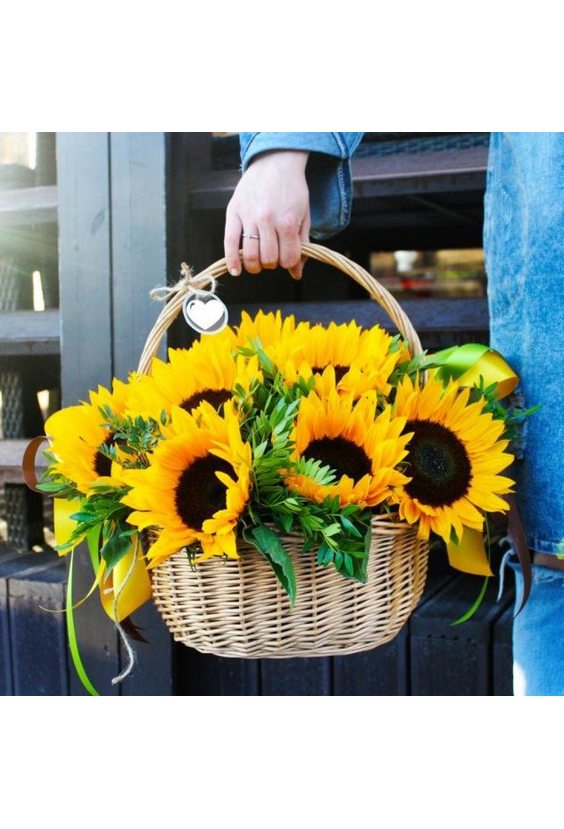Корзина с подсолнухами   - Бесплатная доставка цветов и букетов в Самаре. Заказ цветов онлайн, любой способ оплаты