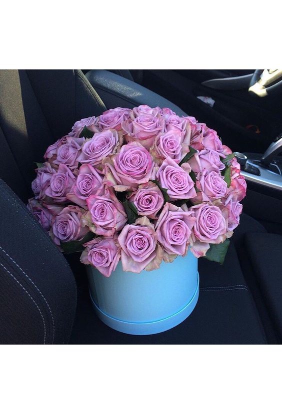 35 розовых роз в Шляпной коробке  Композиции - Бесплатная доставка цветов и букетов в Самаре. Заказ цветов онлайн, любой способ оплаты