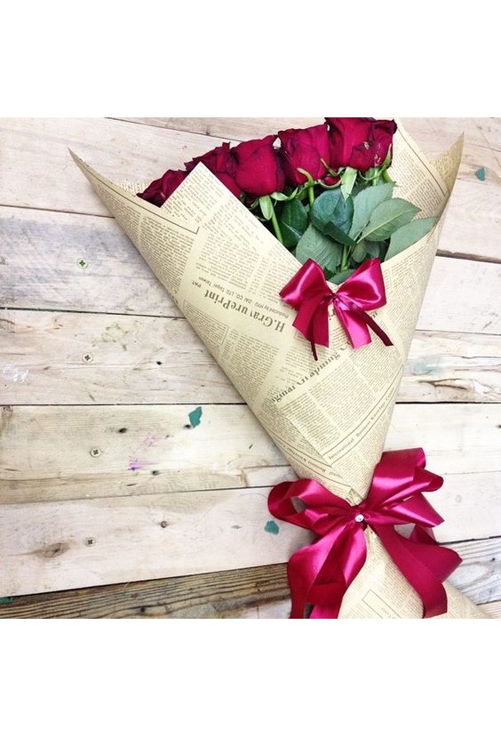 25 роз в крафте  ЦВЕТЫ - Бесплатная доставка цветов и букетов в Самаре. Заказ цветов онлайн, любой способ оплаты