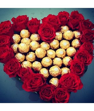 Сердце с конфетами Ferrero Rocher