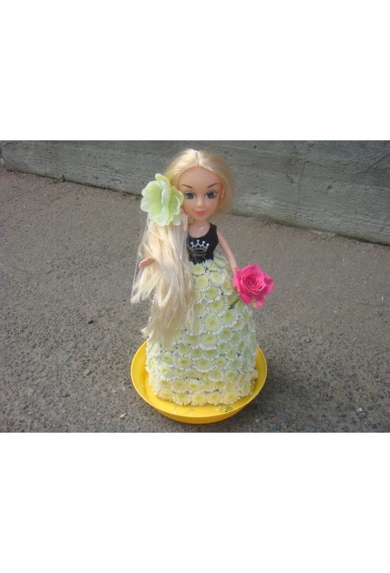 Кукла Барби из цветов   - Бесплатная доставка цветов и букетов в Самаре. Заказ цветов онлайн, любой способ оплаты