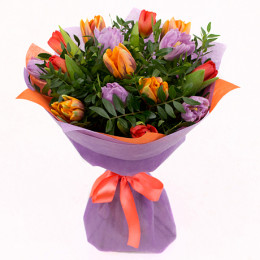 Букет тюльпанов «Яркие красоты»