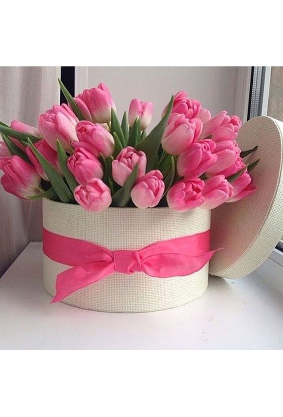 Коробочка с тюльпанами   - Бесплатная доставка цветов и букетов в Самаре. Заказ цветов онлайн, любой способ оплаты
