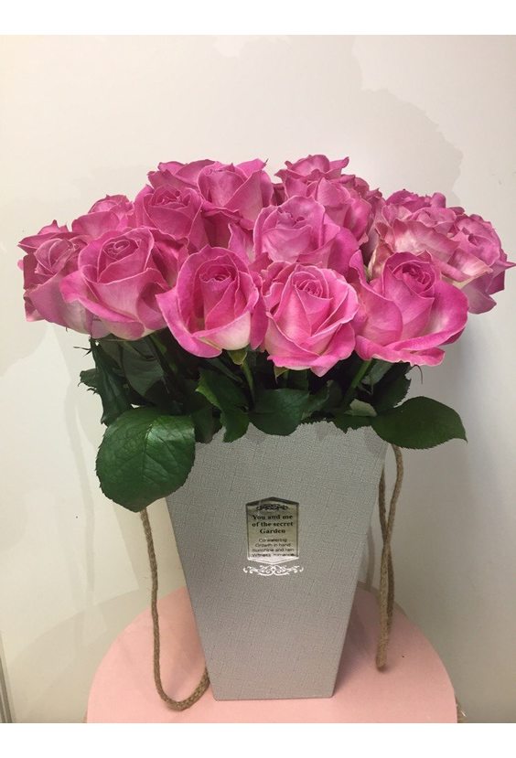 25 роз в коробке-сумке   - Бесплатная доставка цветов и букетов в Самаре. Заказ цветов онлайн, любой способ оплаты